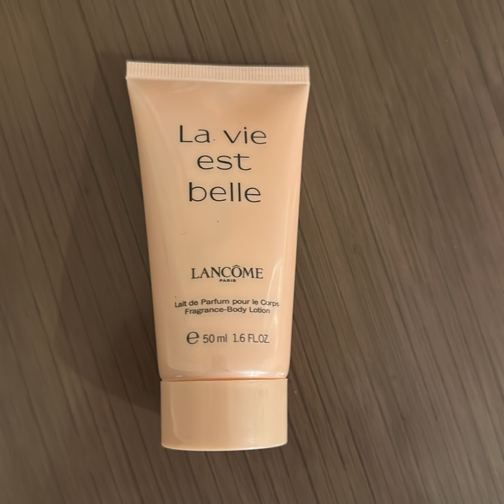 New Lancome La Vie Est Belle Invigorating Fragrance Body lotion